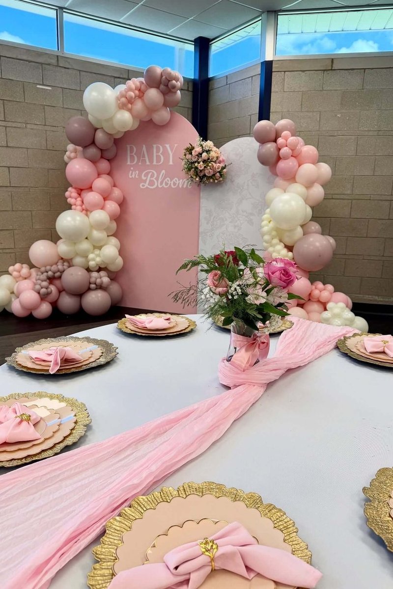 Blush and Gold Round Table Setting