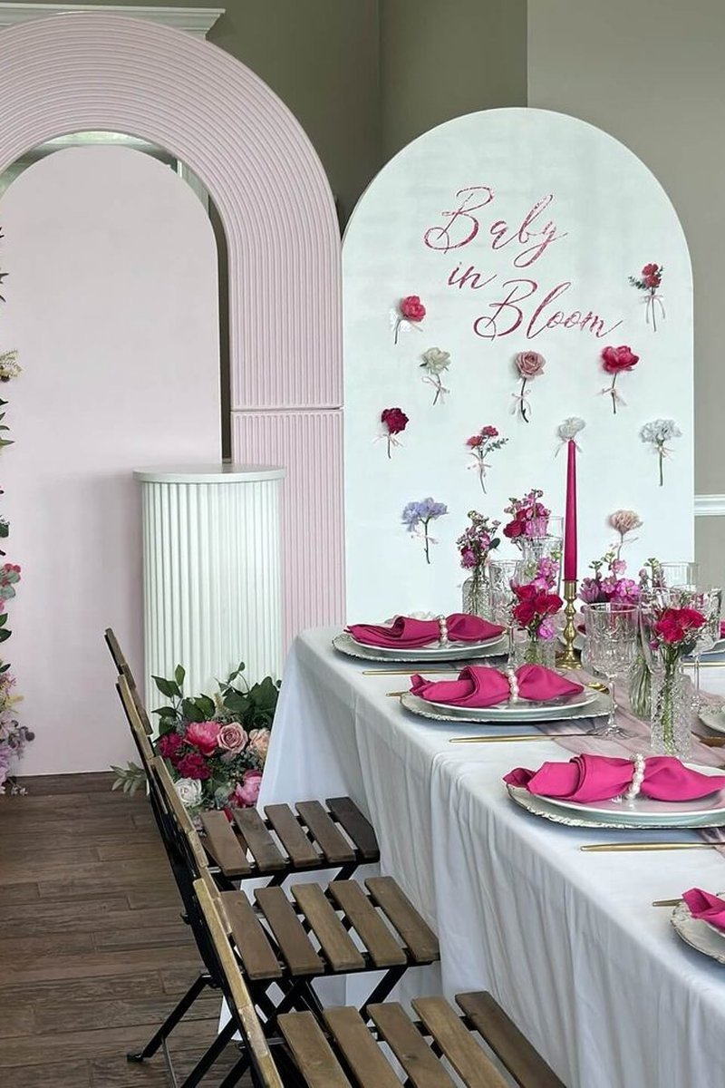 Hot Pink Floral Pillar Tablescape