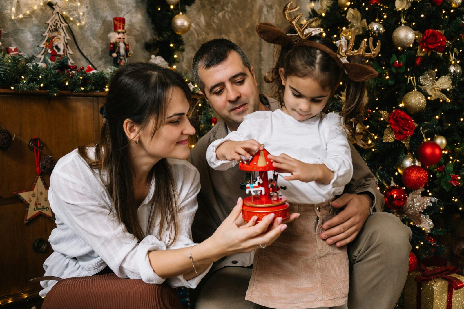 Family Photoshoot Ideas for Christmas