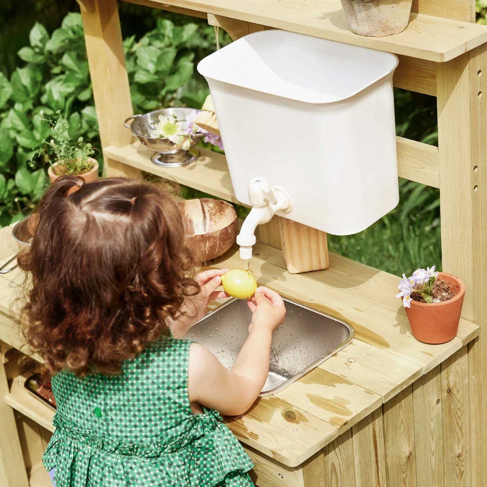 Outdoor Mud Kitchen Play