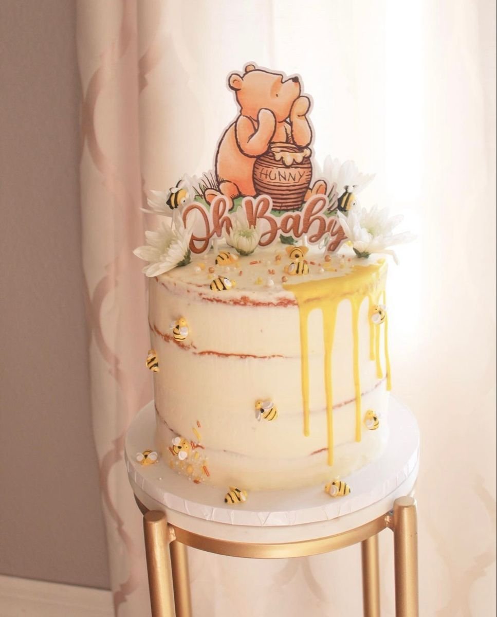 Winnie the Pooh Honey and Friends Cake
